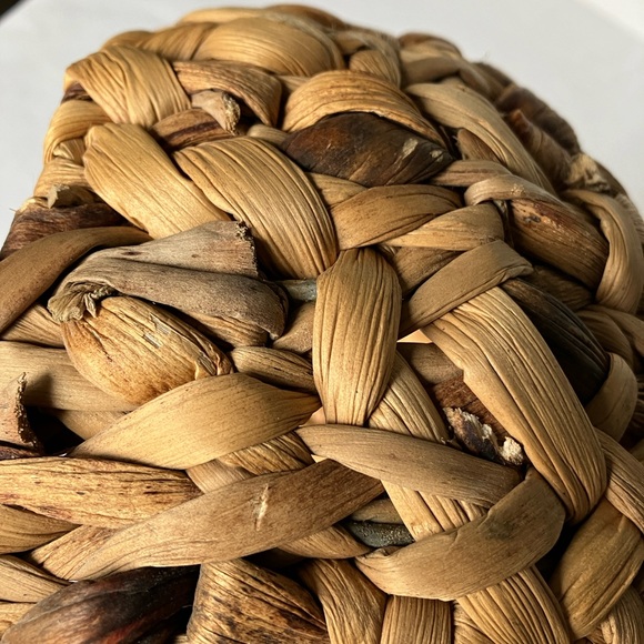 woven basket round with handles hyacinth rattan decor - Picture 12 of 13